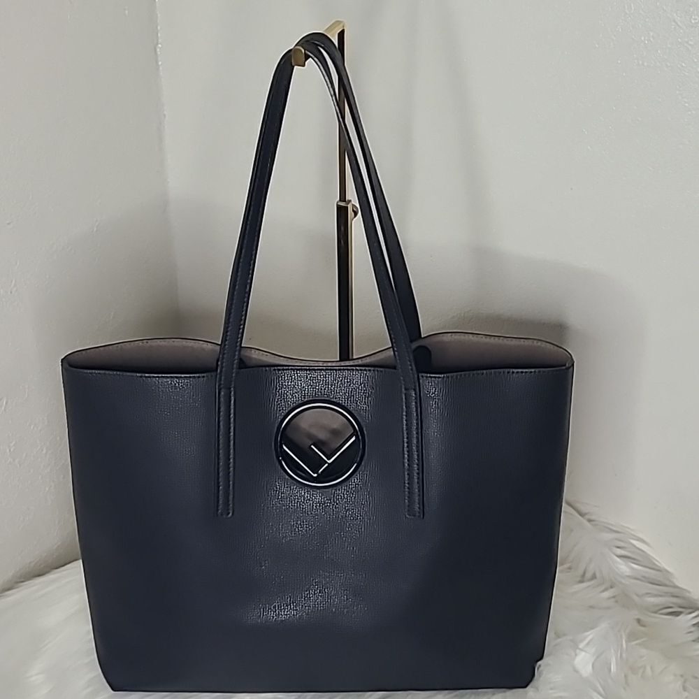 💯 Authentic  Fendi Black Tote Handbag 🍀 - Picture 3 of 17